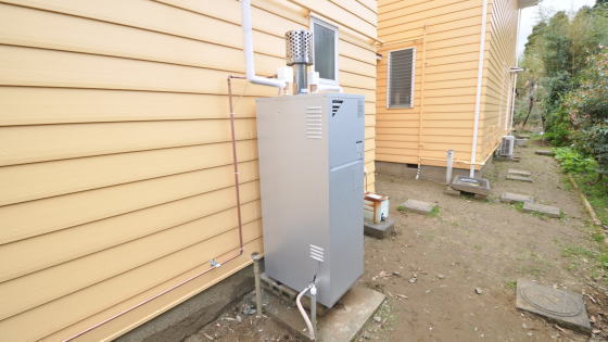 こちらが新しく設置した小型ガスボイラーSRHU-100SS