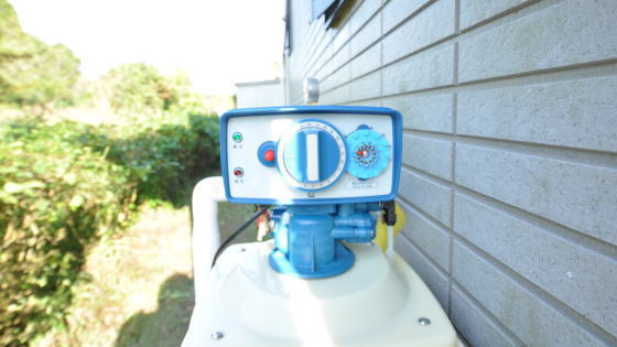 軟水器の操作ボックス